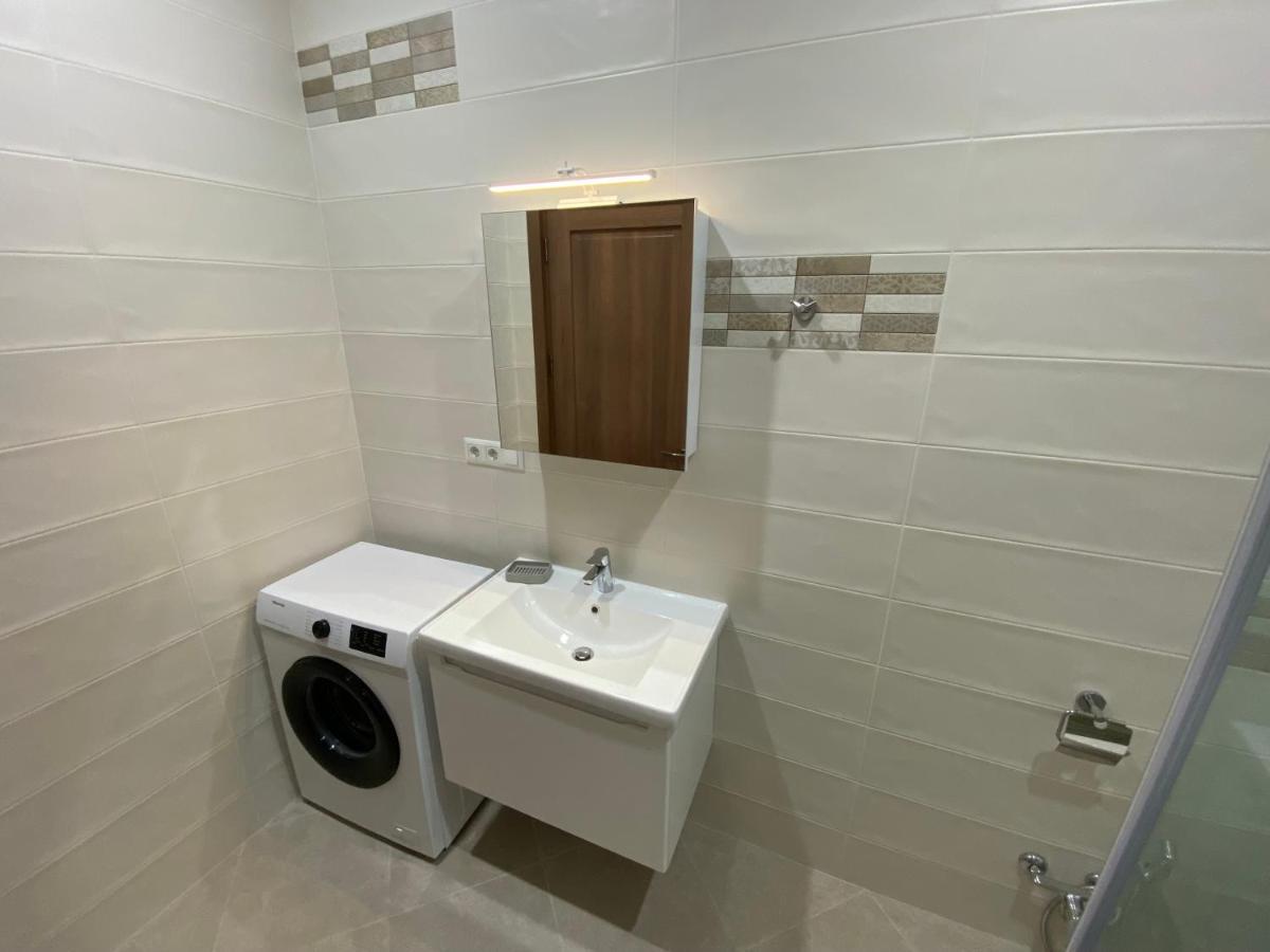 Lovely And Cozy Apartment! คูทายสิ ภายนอก รูปภาพ