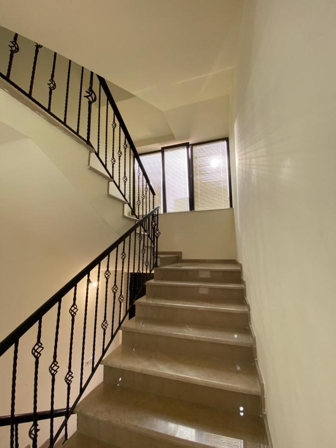 Lovely And Cozy Apartment! คูทายสิ ภายนอก รูปภาพ