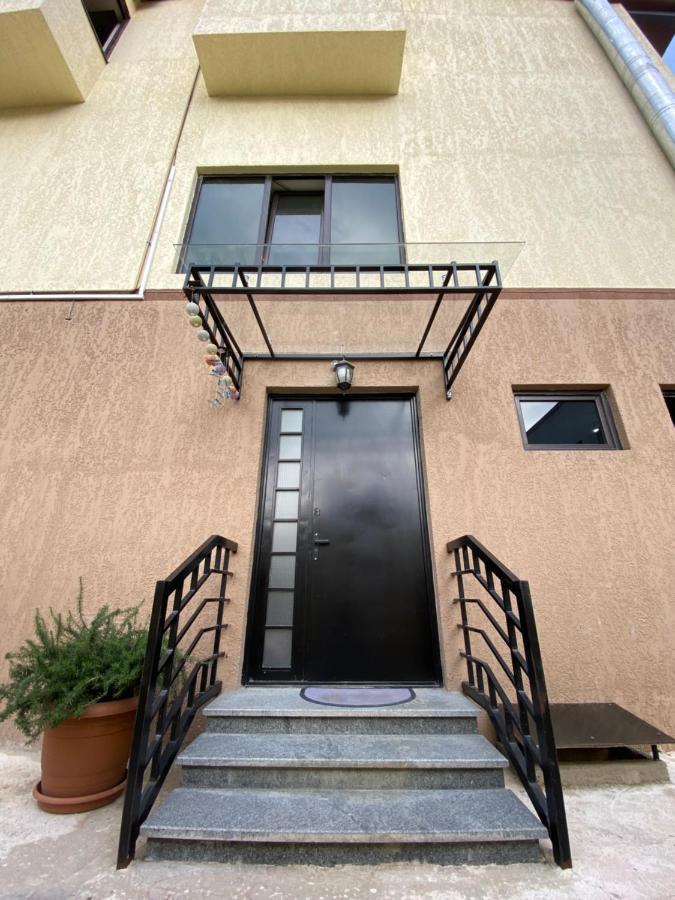 Lovely And Cozy Apartment! คูทายสิ ภายนอก รูปภาพ